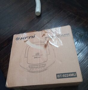 G Keni Portable CD and Cassette Player Boombox Combo, Casette Tape Red&Black